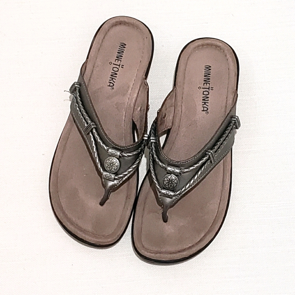 Minnetonka pewter sandal size 7